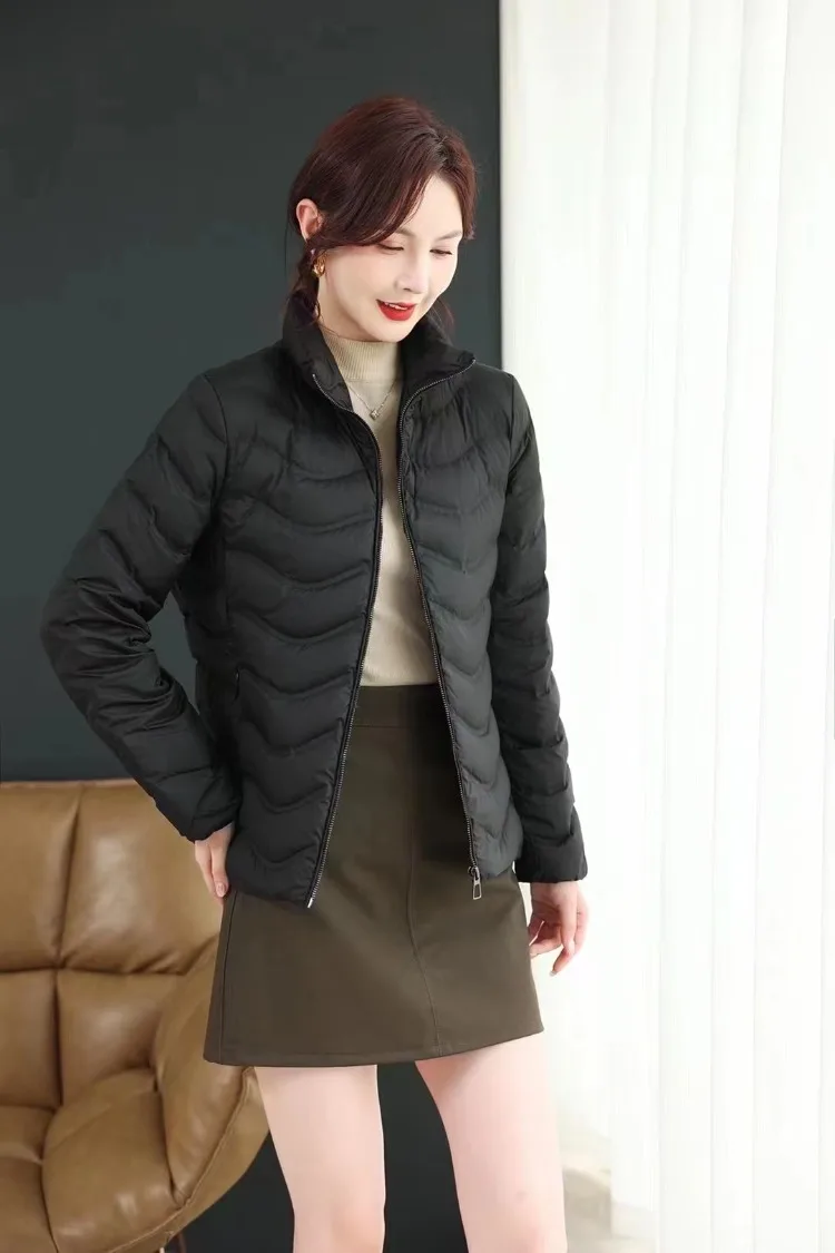 Женский ультралегкий пуховик из 90% белого утиного пуха с длинными рукавами