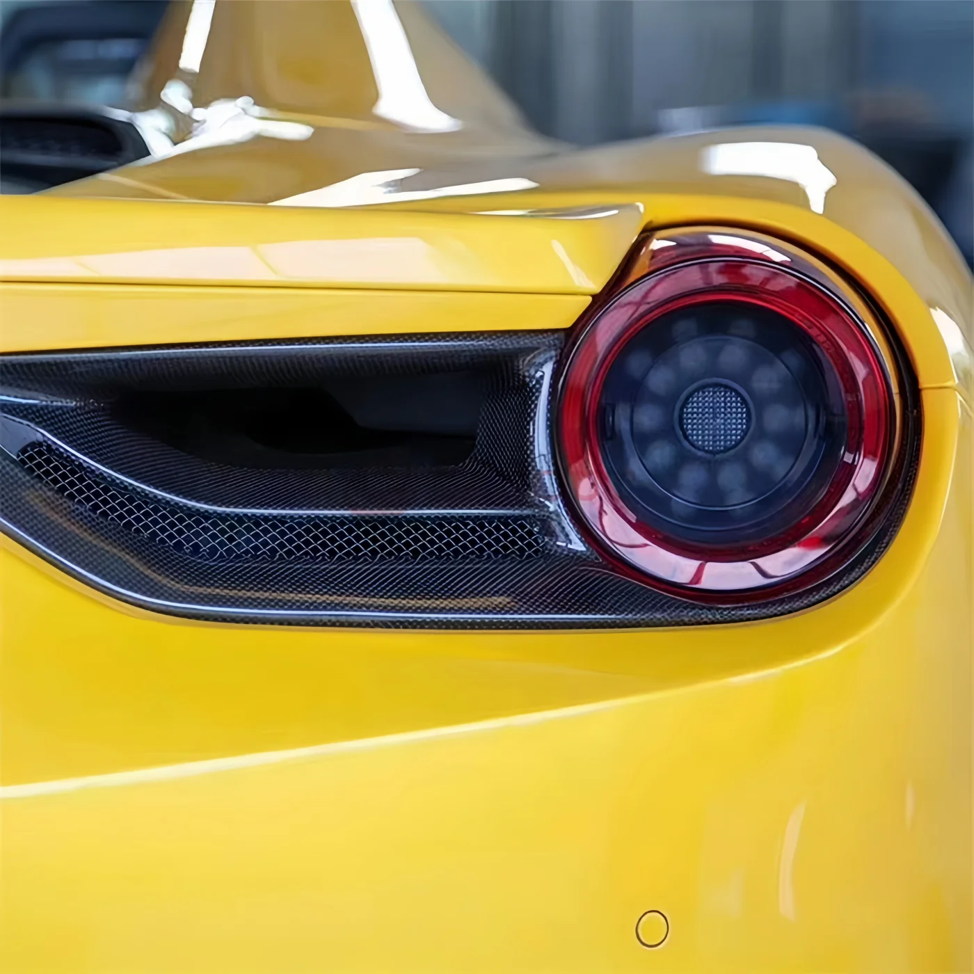 Боди STLF Cap Viel Style из углеродного волокна для Ferrari 488 GTB передние и задние бамперы