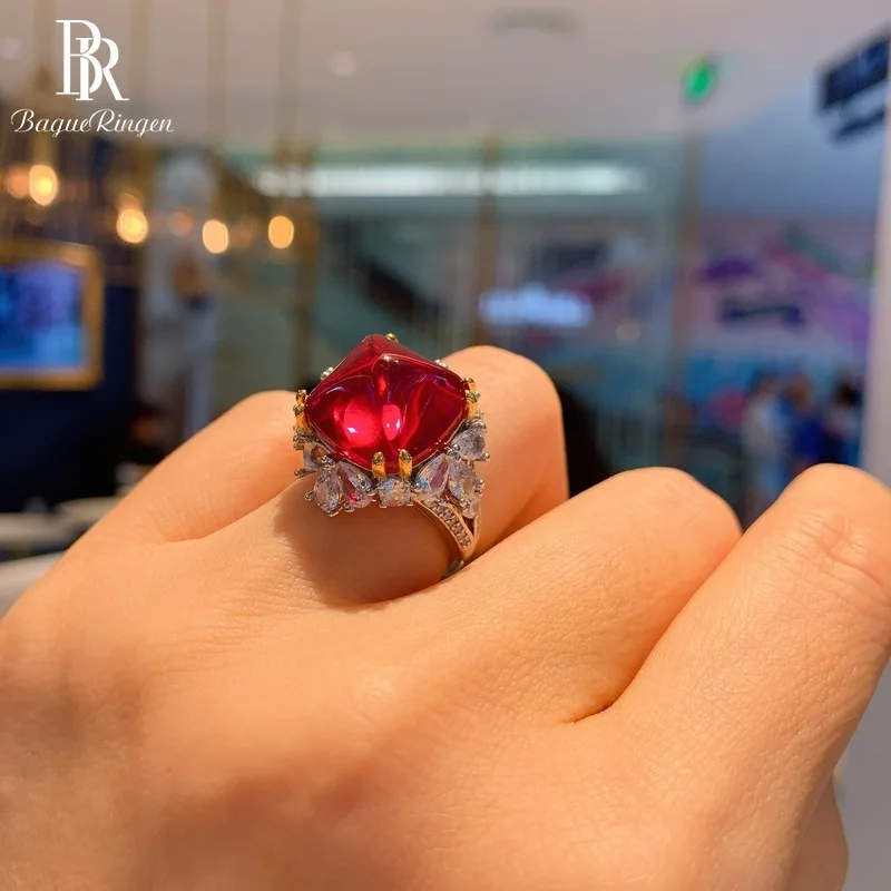 

Кольцо женское с красным квадратным камнем, 14 х14 мм