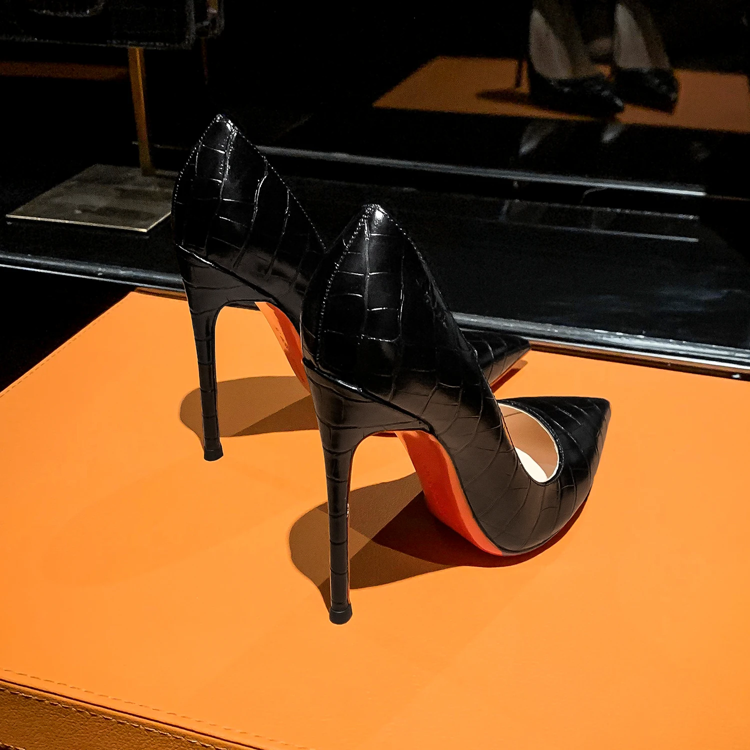 2023New Crocodile Print Women's Pumps Red Shiny Bottom High Heel Shoes Comfortable Sexy Wedding Shoes Fashion Office Shoes 8 Cm