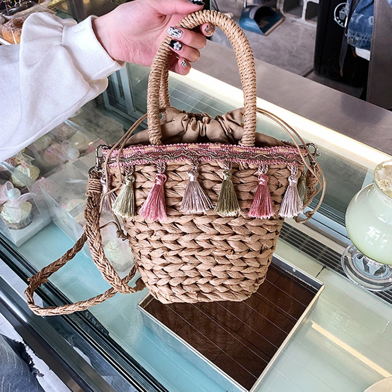 Fashion Women Shoulder Bag Rope Straw Bale Handbags Woven Small Tote Bag Tassels Handmade Beach Bags Rattan Bucket Crossbody Bag