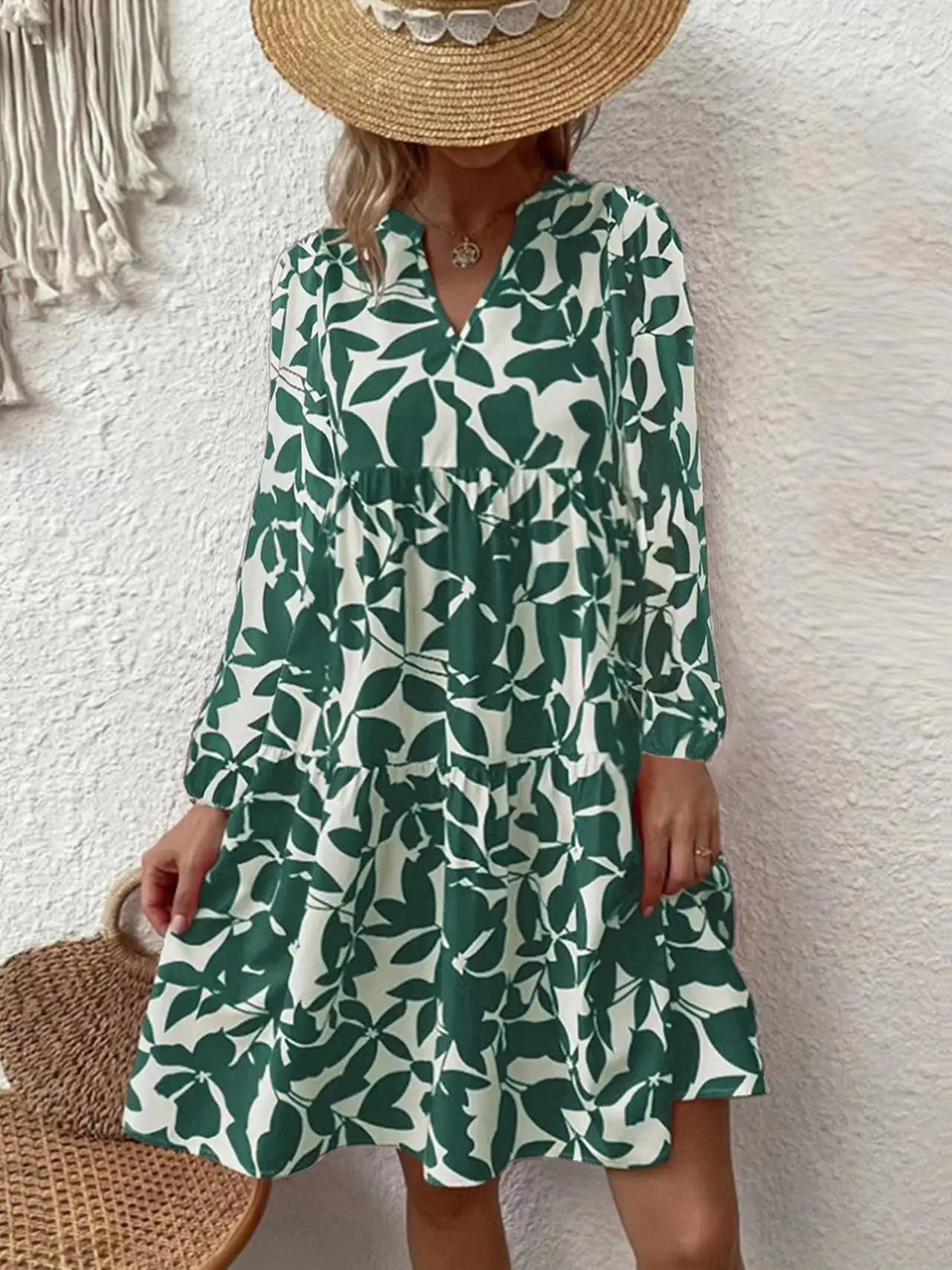 

2023 Autumn Bohemian Fashion Women's Dress V-neck Long Sleeve Loose Pleated Print Midi Dress