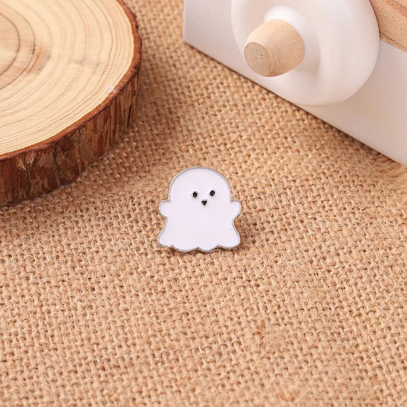 White Ghost Friends Halloween New Year Gift Cute Christmas Badges Lapel Pins Enamel Pin Women's Brooch Jewelry Fashion |