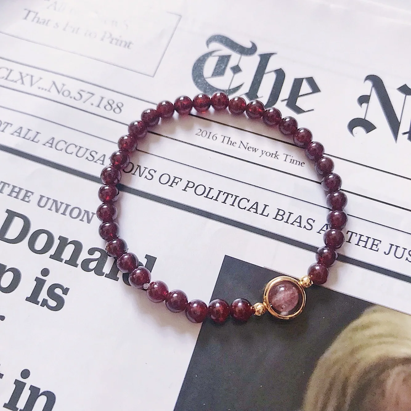 

Ins Simple Natural Wine Garnet Crystal Bracelet Single Ring Fashion Women Strawberry Hand String Jewelry Wholesale Drop Shipping