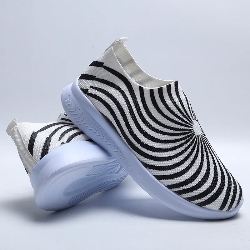 Summer Women Shoes Lightweight Flats Shoes Sneakers Women Non-Slip Shoes Female Breathable Shoes Plus Size Sport Shoes Fur Women