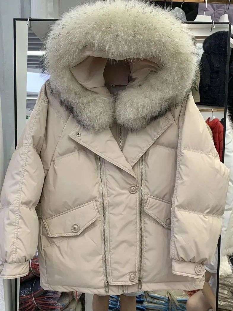 

Long Loose New Fashion 2023 White Duck Down Coat Winter Jacket Women Real Natural Raccoon Fur Collar Thick Warm