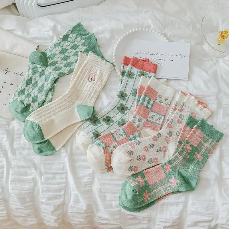 

New Fashion Green Socks Cotton Knitted Sweet Girl Japanese Kawaii Cute Socks Women Embroidery Flower Vintage Harajuku Long Socks