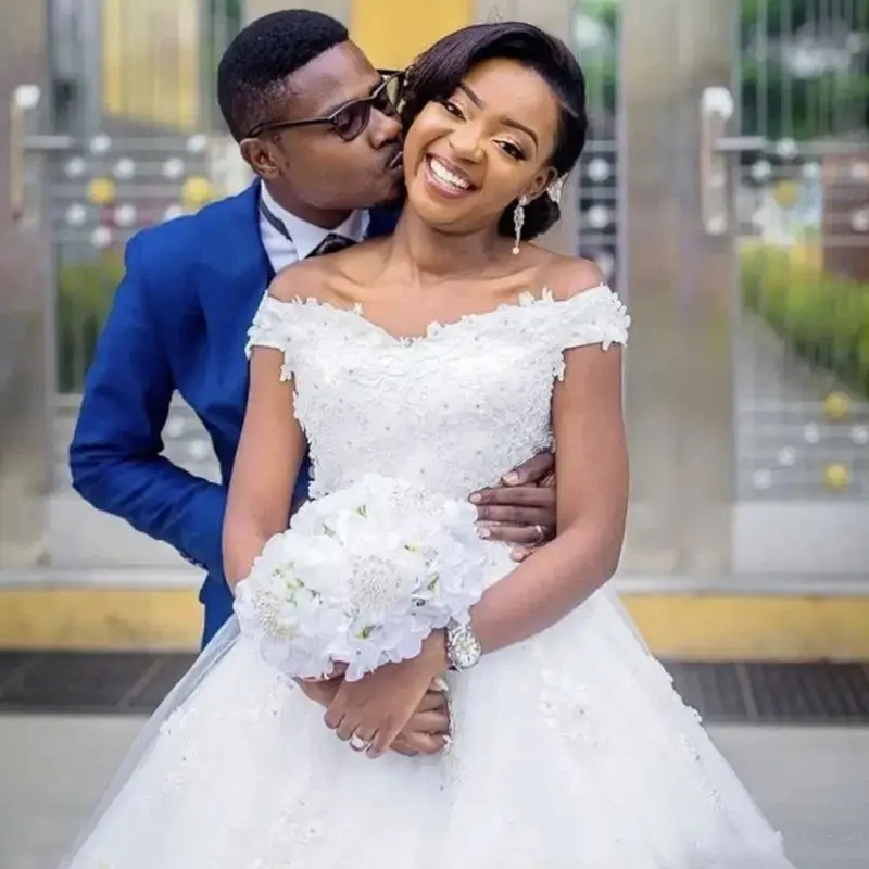 

Off Shoulder Guipure Lace Tulle Wedding Dress Africa Hot Selling Bridal Princess Ball Gown Dress 2024