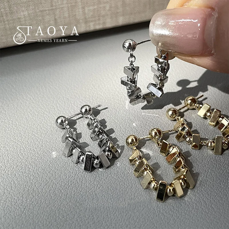 

Европейские и американские темпераментные Геометрические Квадратные серьги-подвески с шариками и цепочками для женщин модные ювелирные и...