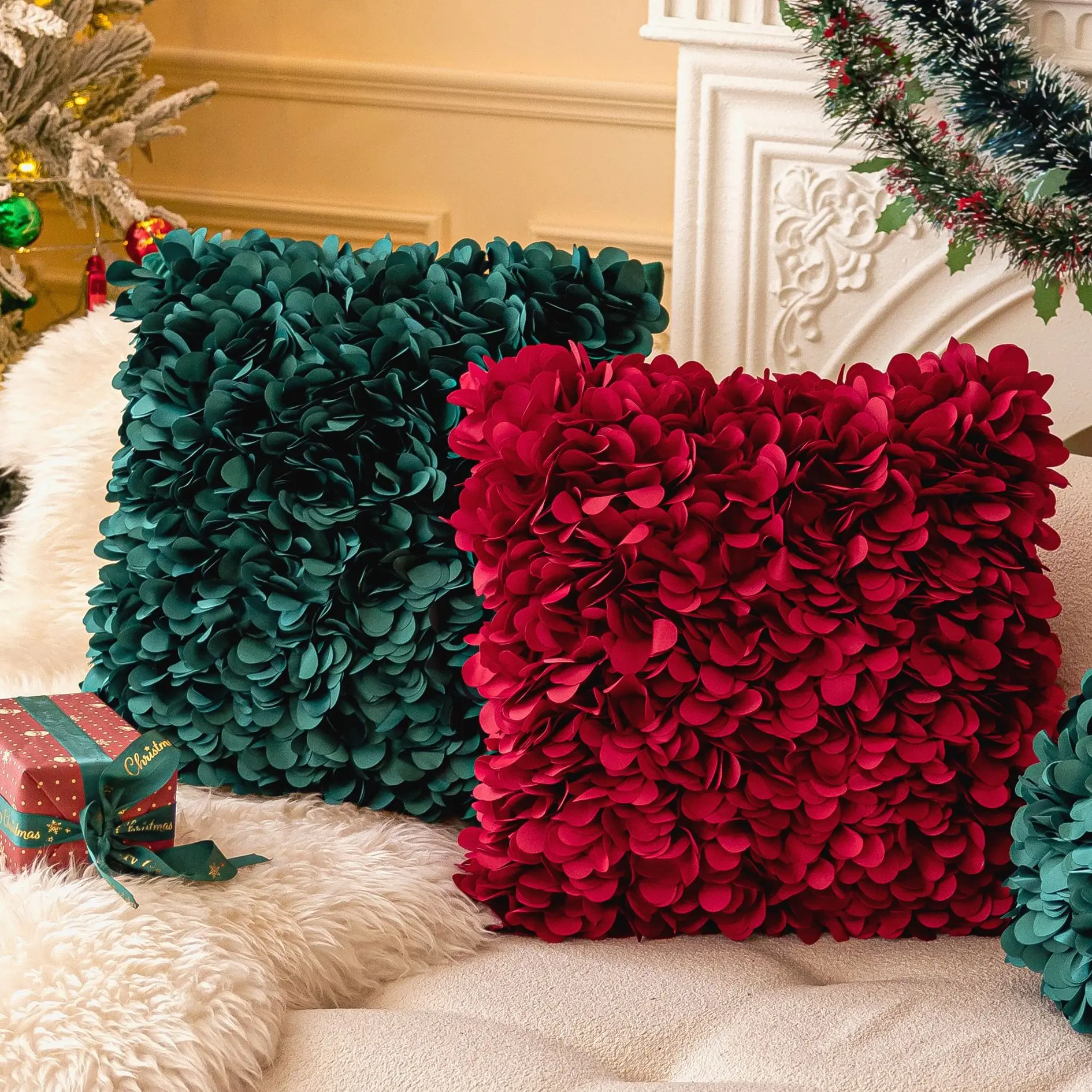 Фото Новогодняя 3D-наволочка с гортензиями, красно-зеленая, праздничная, для дома, круглая/квадратная, подарок на Новый год, рождественская наволочка №1