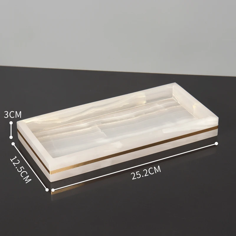 

Набор аксессуаров для ванной из белого мрамора