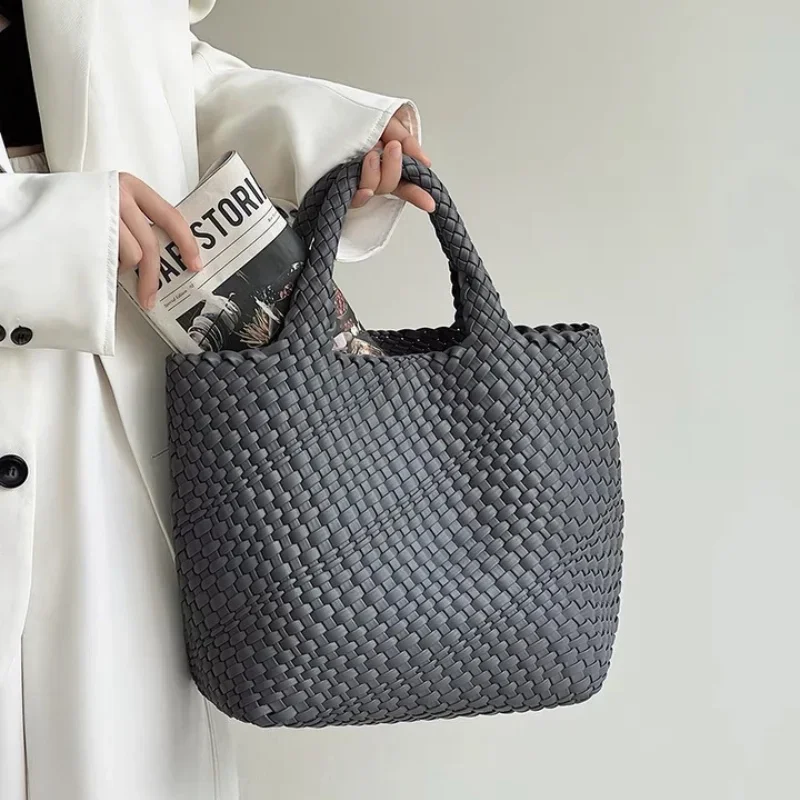 Женская сумка-тоут из мягкой кожи