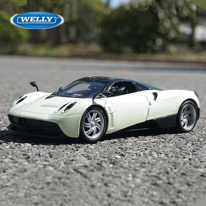 

Welly 1:24 Pagani Huayra Alloy Sports Car Model Diecasts Metal Toy Car Vehicles Model Collection High Simulation Childrens Gifts