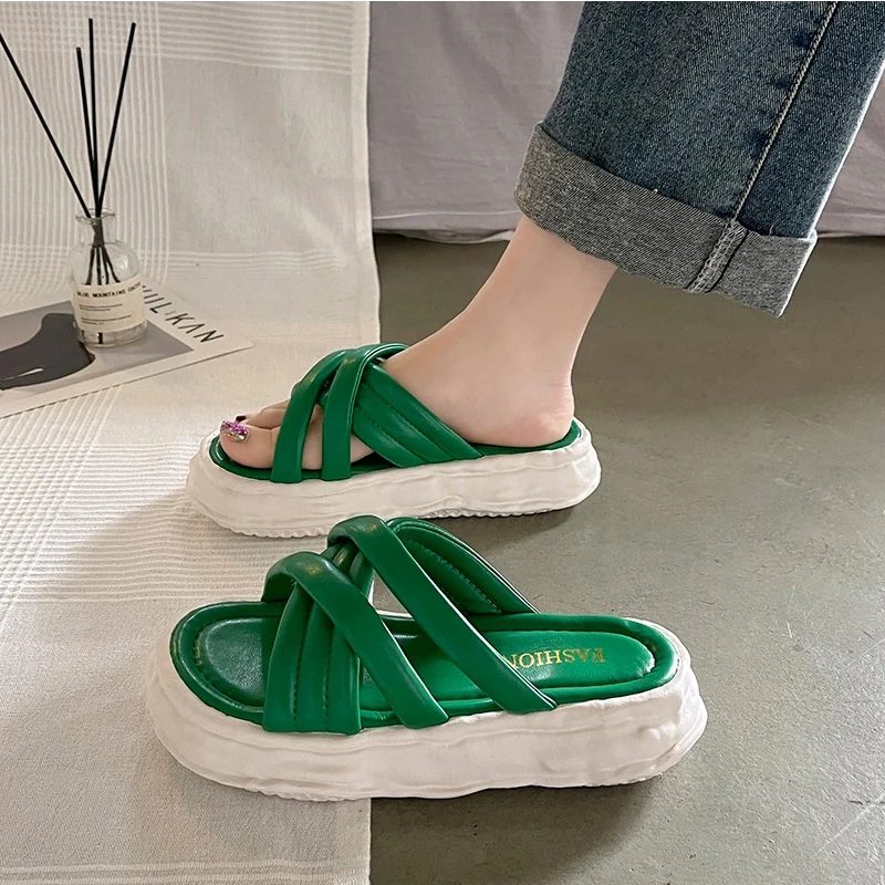 

Med Shoes Slippers Flat Platform Summer Clogs Woman Luxury Slides Pantofle Beach Designer 2022 PU Rubber Fashion House Slippers