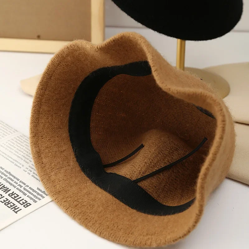 Осенне-зимняя вязаная шапка женская универсальная куполообразной формы