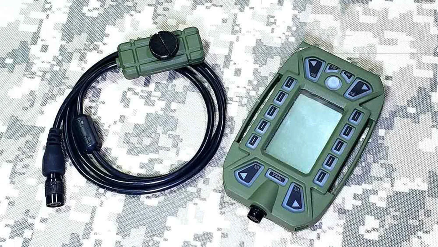 Автоматическое подключение клавиатуры с разделенным экраном на открытом