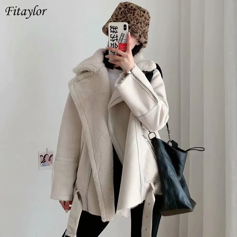 Jaket Wanita Musim Dingin Mantel Kulit Bulu Imitasi Mantel Kulit Tebal Longgar Wol Domba Pakaian Luar Hangat dengan