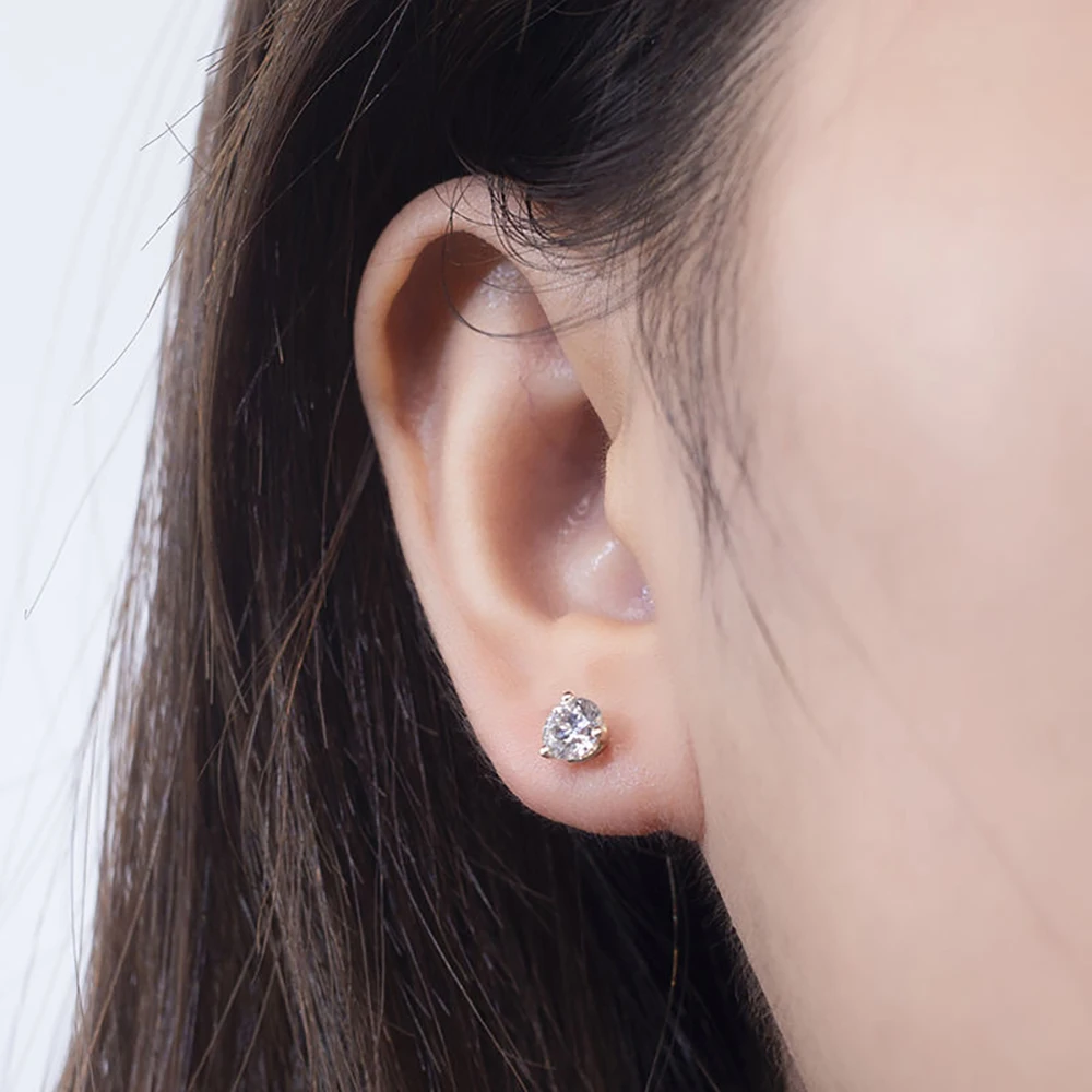 Пара серег-гвоздиков с бриллиантами 0 6-1 2 карата выращенных в лаборатории круглые