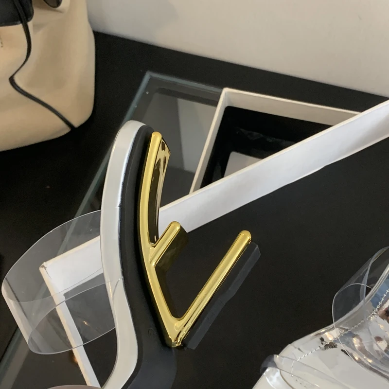 Сандалии женские на прозрачной танкетке серебристые Босоножки каблуке летние