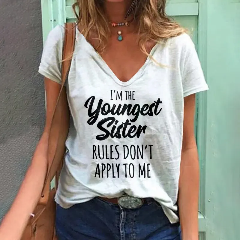 

Футболка женская с коротким рукавом и V-образным вырезом