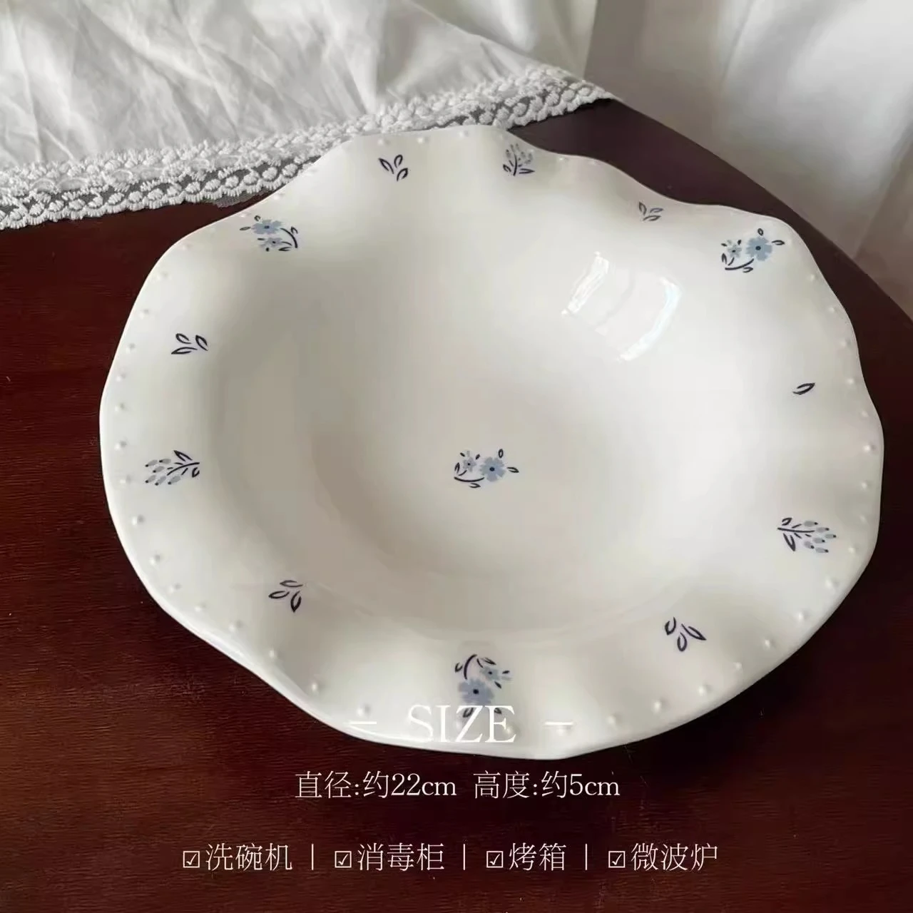 

Керамическая тарелка для торта