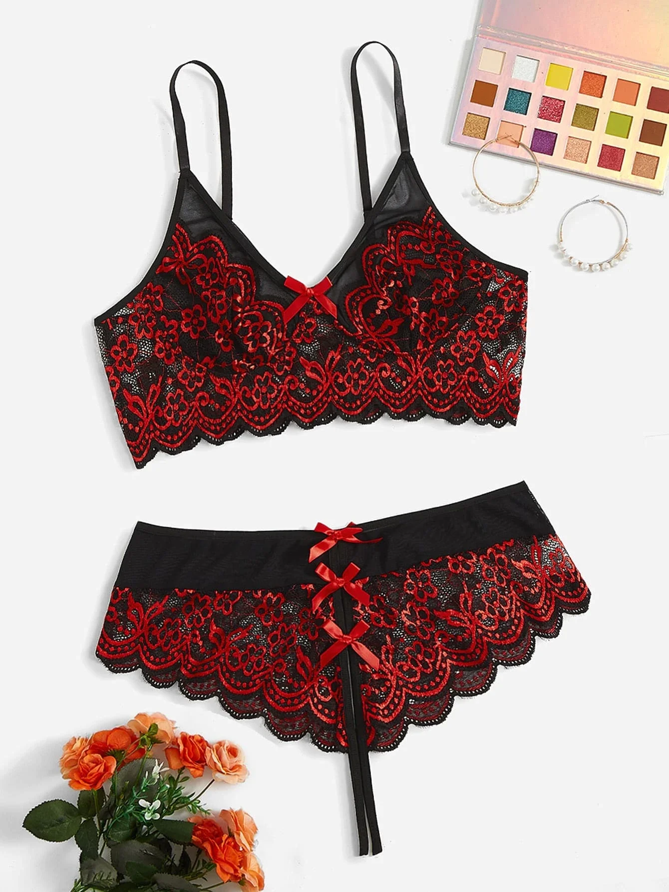 

Plus Floral Embroidery Mesh Scallop Trim Bow Front Lingerie Set