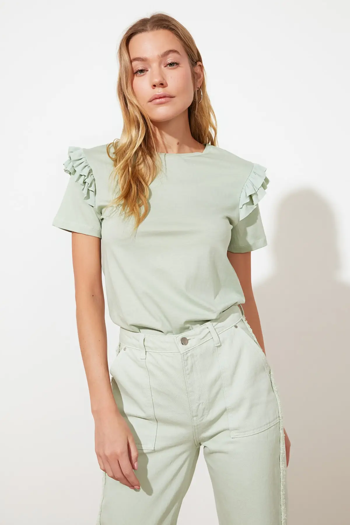 

Trendyol Basic Knitted T-Shirt TWOSS21TS2130