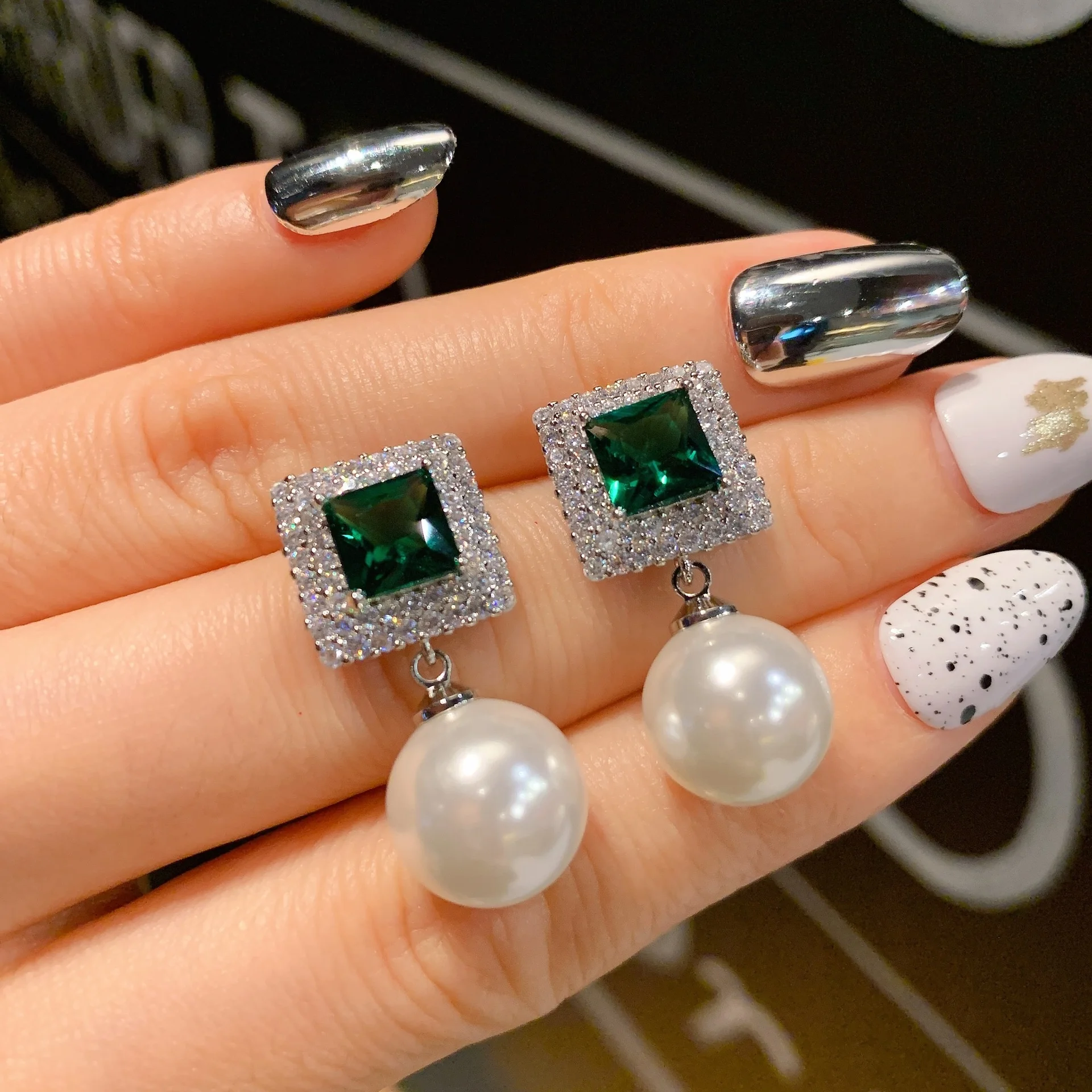 

genuine Luxury brand real jewels New Tiktok live broadcast Aobei pearl green spinel earrings wedding party accessories high qual