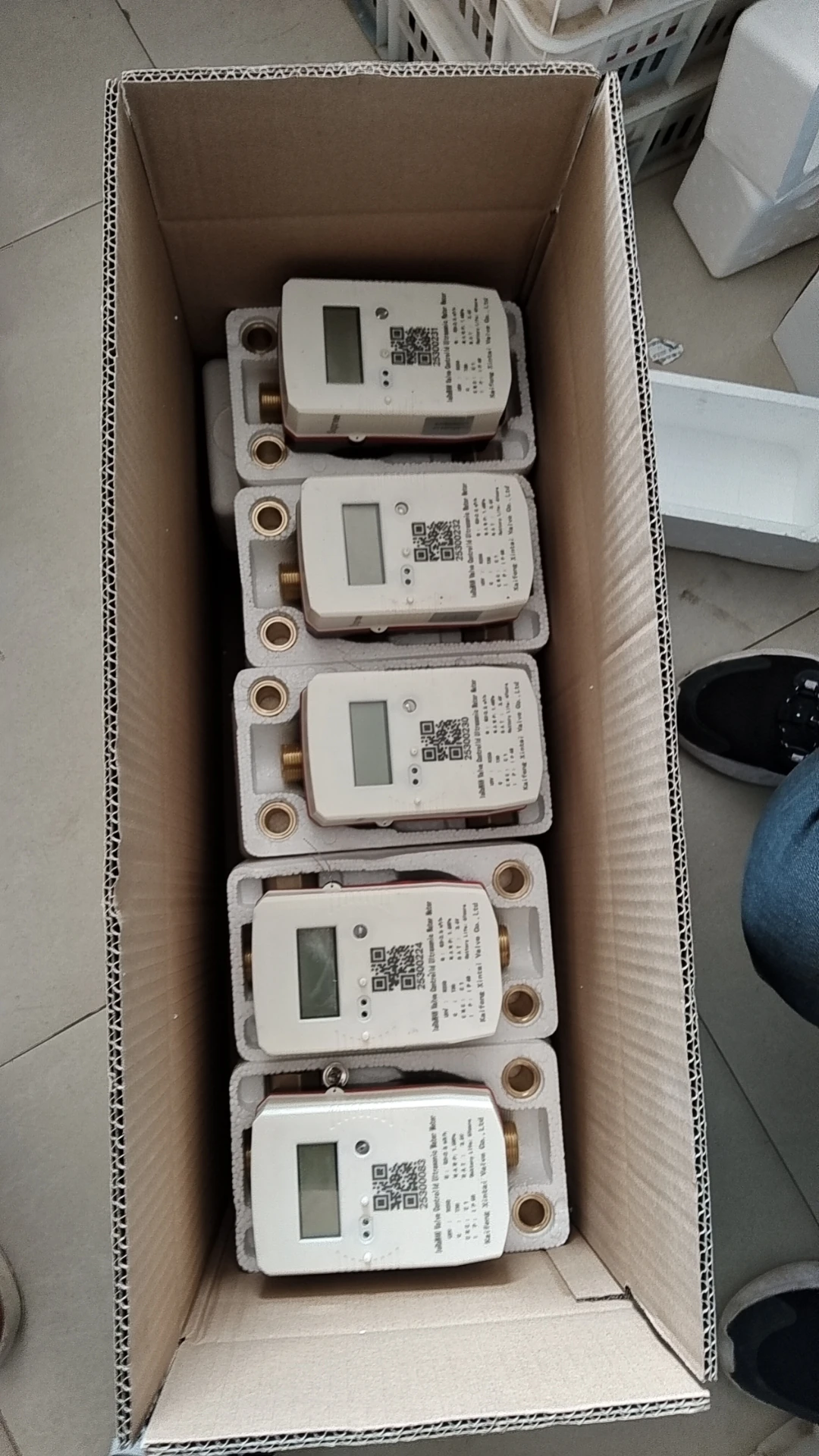 Фото Массовый ультразвуковой водяной метеорит Gprs RS485 Импульсный выход NB-Iot Lorawan Gsm AMR Беспроводной дистанционный интеллектуальный счетчик №4