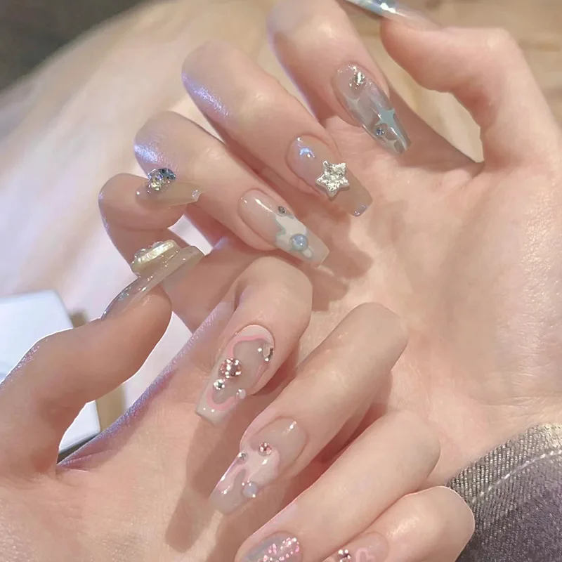 

Sweet, cool, elegant, two-color, medium-length diamond, wearing armor, exploding flash, ins-style fake nail, 24 pieces in box