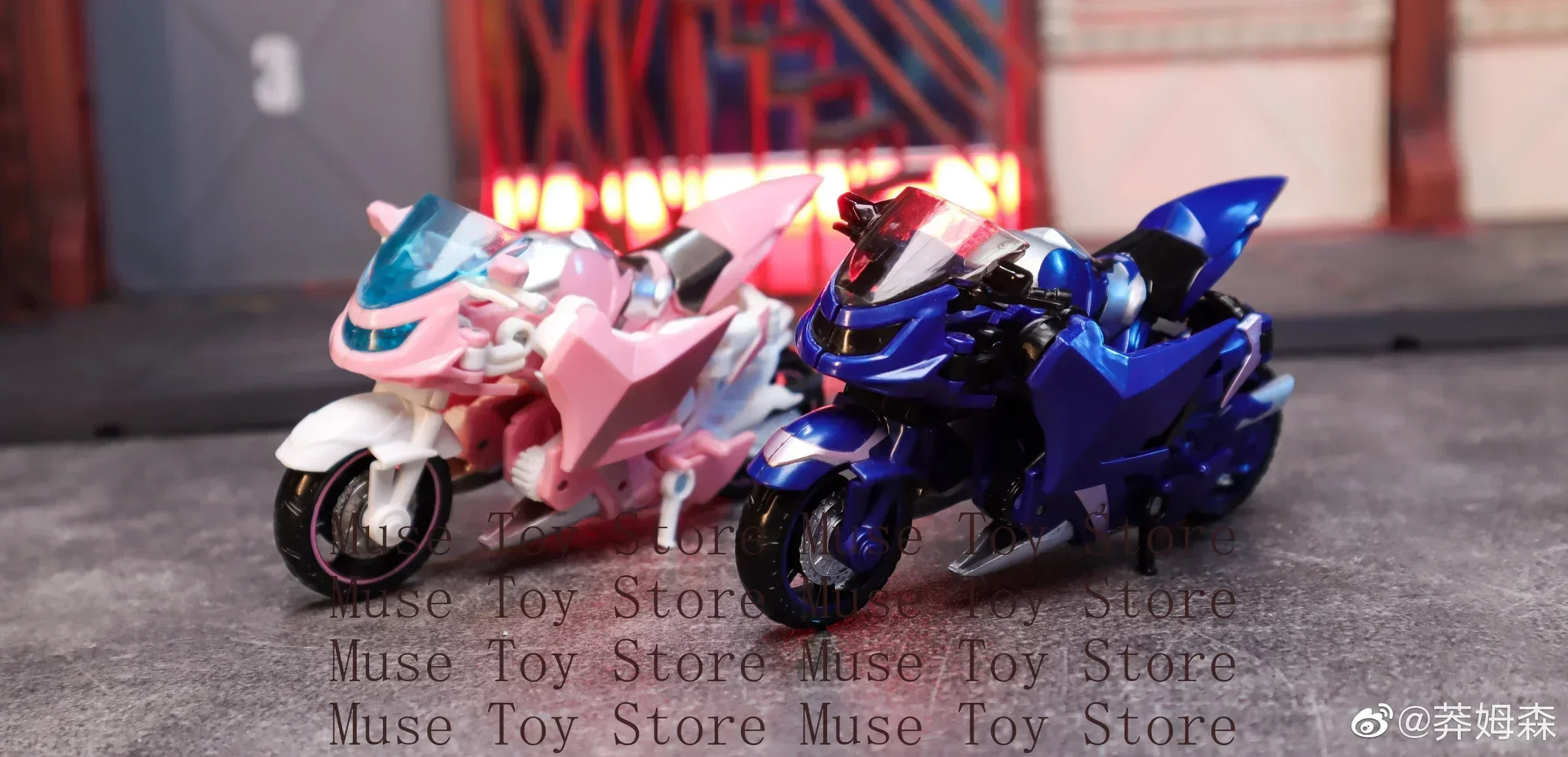 Фото НОВИНКА: Фигурка-трансформер APC First Edit Transformation APC-Toys Female TFP Blue Angel Engine Arcee Motorcycle Japanese Comic Ver. №2