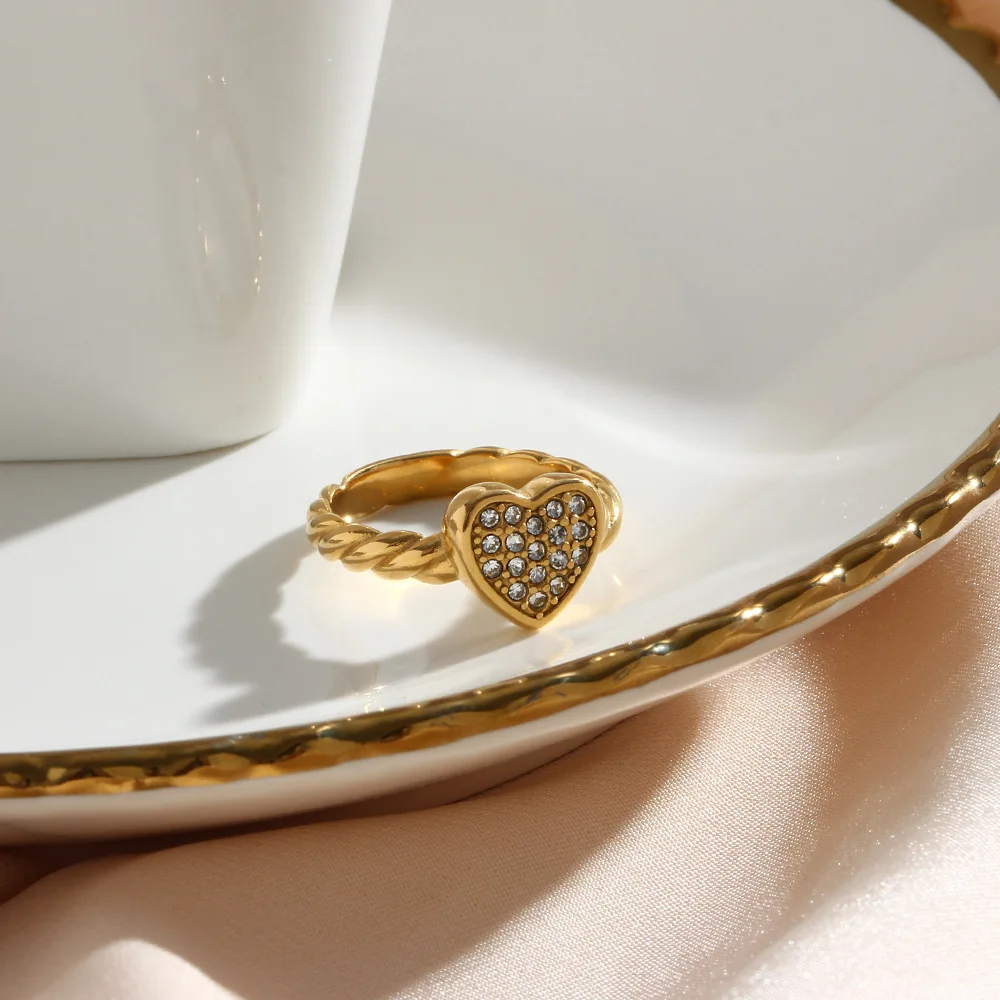 

G&D Vintage Heart Croissant Crystal Ring 18 K Stainless Steel Golden Ring Summer Waterproof Jewelry for Women Beach Vocation