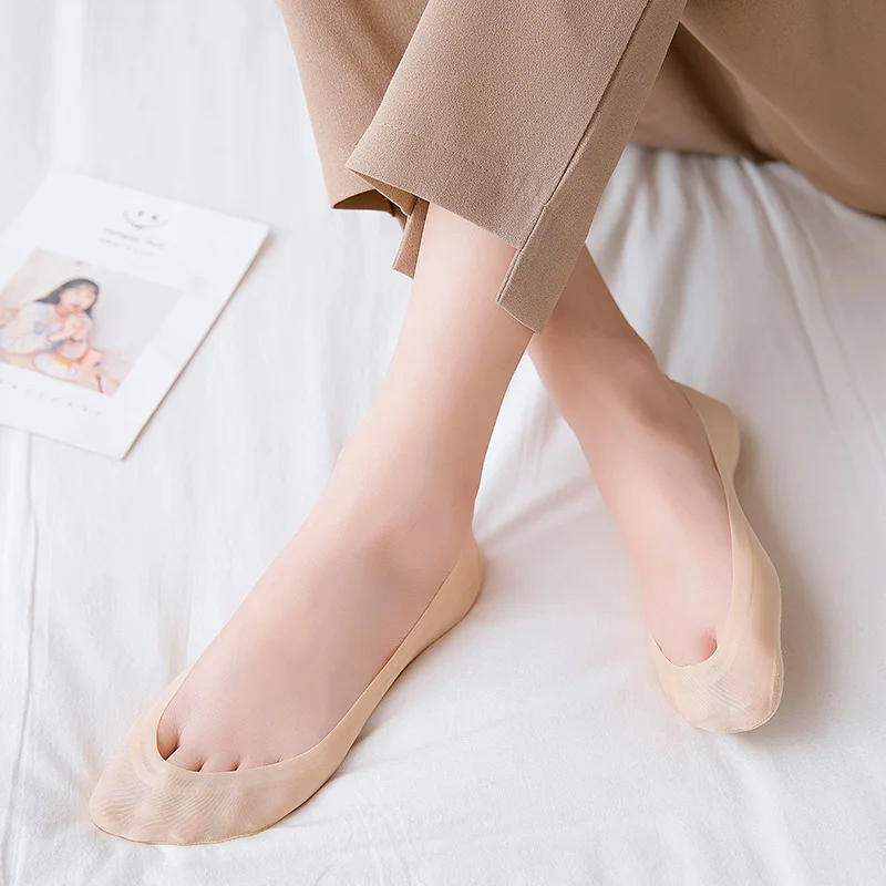 5 Pairs Ice Silk Cotton Bottom Non-Slip Invisible Women's Shallow Mouth Socks