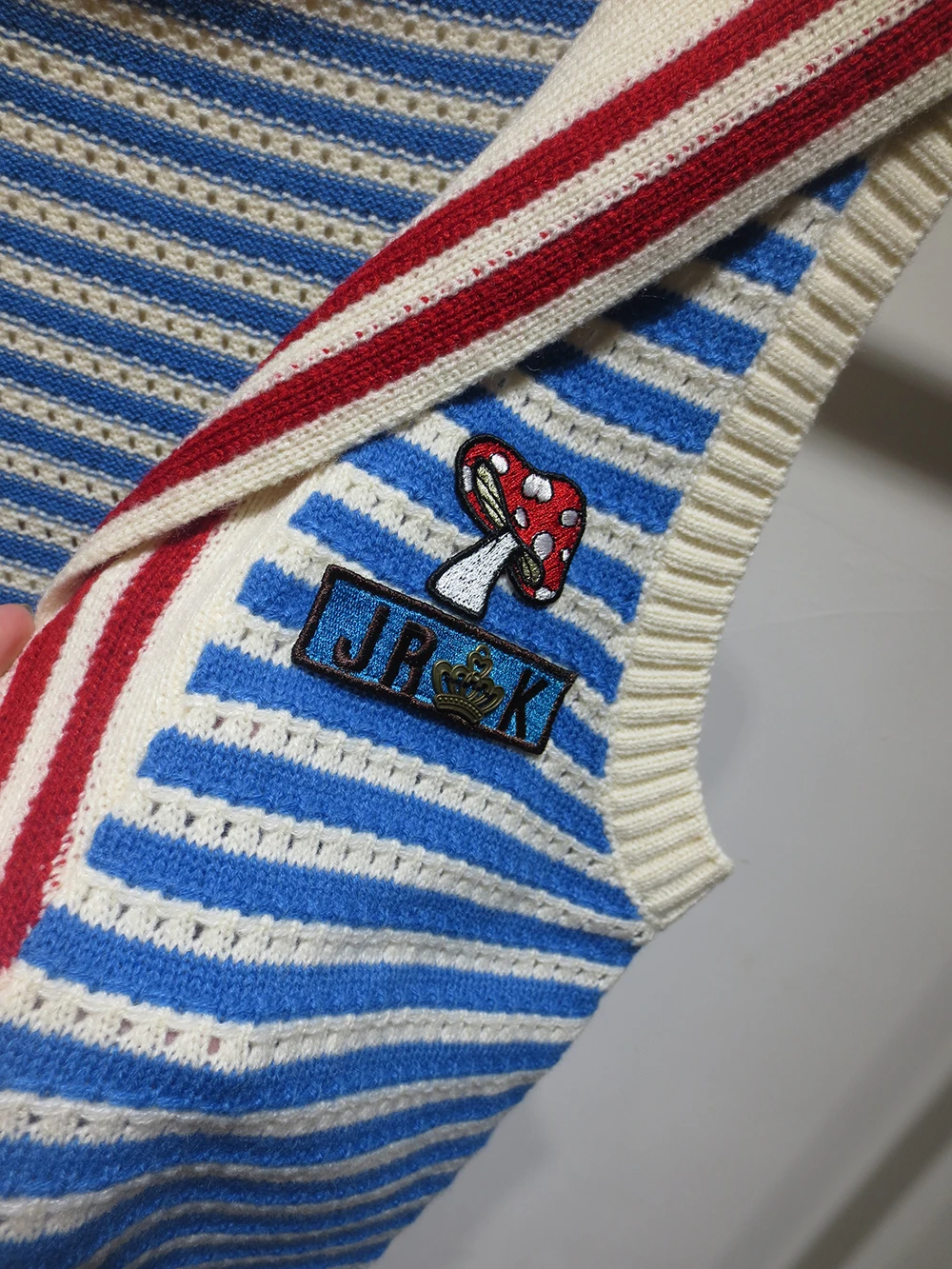 2022 Autumn New Shawl Navy Collar Color Contrast Stripe Knitted Vest Women Wear Canvas Cardigan Sweater