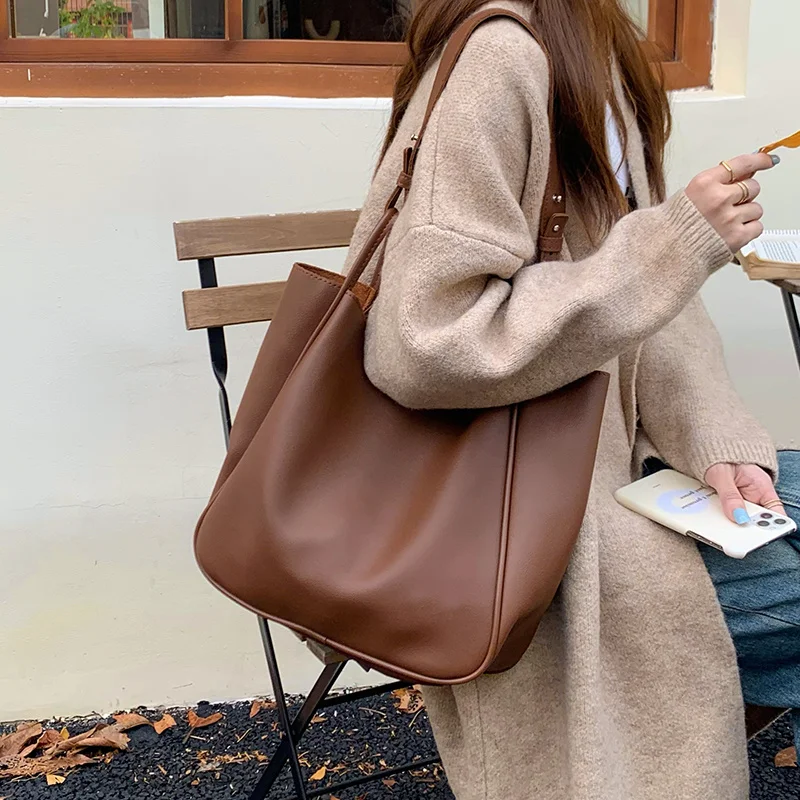 

Large Capacity Bag Women 2022 New Fashion Commuter Tote Bag Small crowd One shoulder armpit bag Versatile