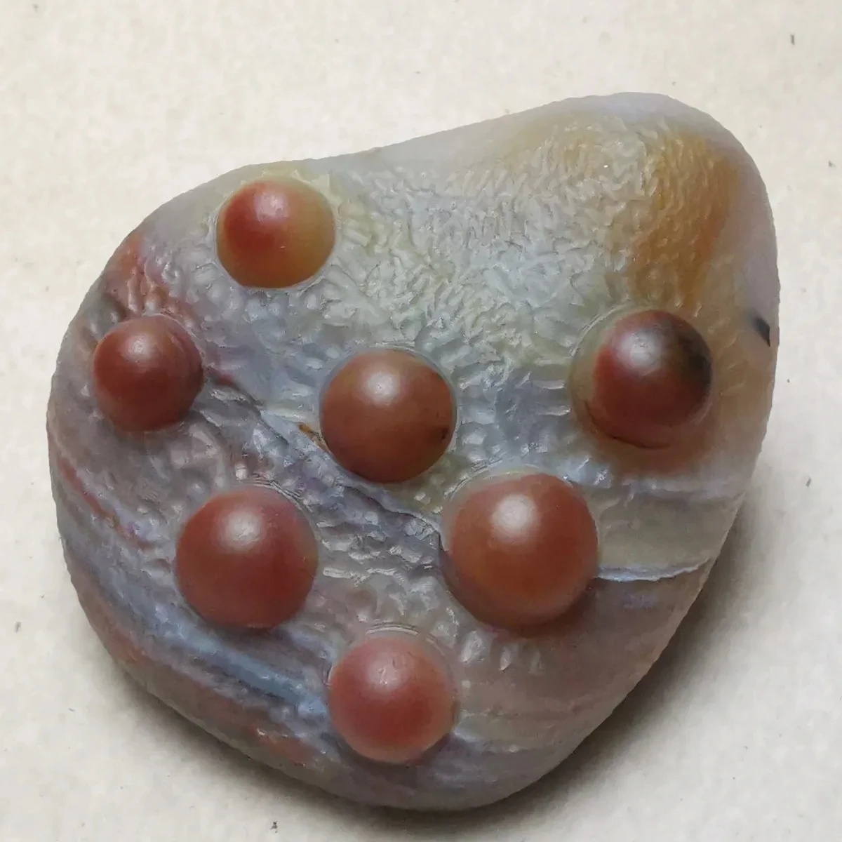 1Pcs Natural Stone A Precious Stone The Warring States Red Relief Eye Stone To Play Play Collection Gift Size 7.8*6.6*4.6 Cm