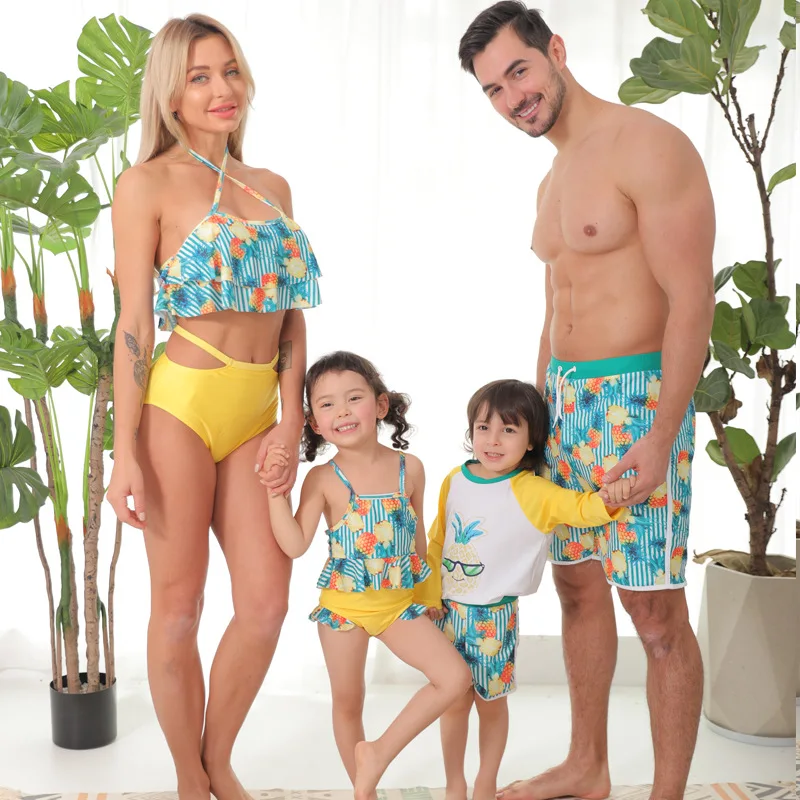 

2022 Summer Pineapple Print Family Matching Swimsuits Mother Daughter Halter Backless Bandage Swimwear Father Son Shorts Outfits