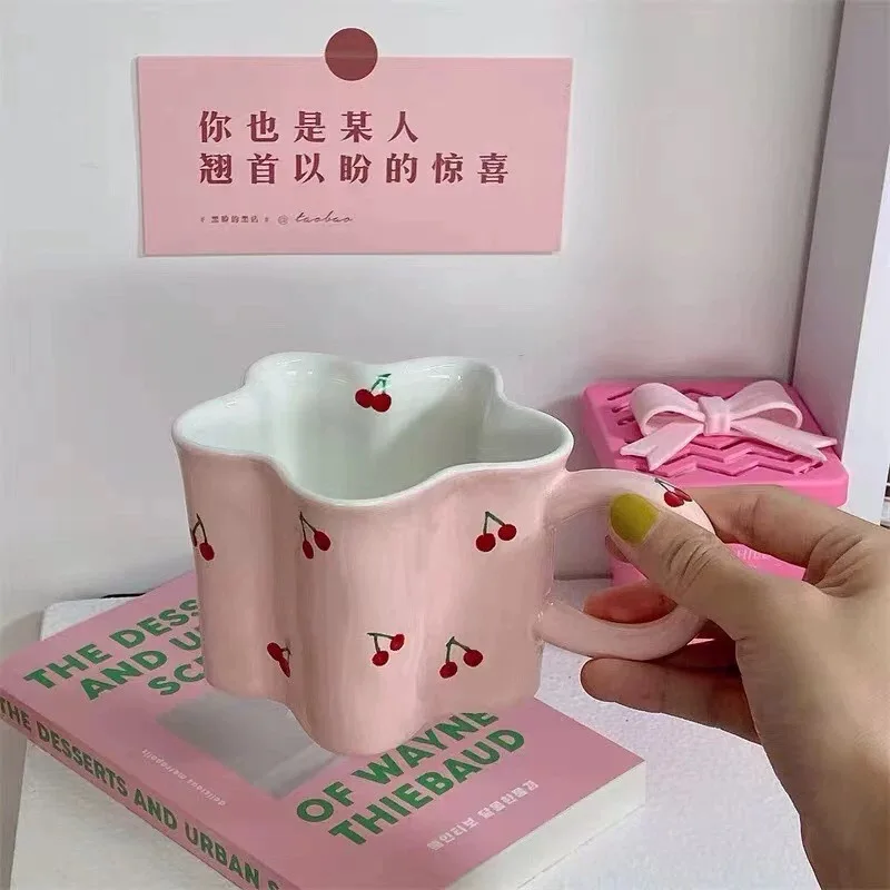 

Керамическая чашка PGY с девочкой и цветком сливы 320 мл