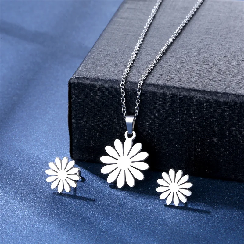 

Stainless Steel Silver Color Flower Pendant Chain Necklace Stud Earring for Women Party Birthday Fashion Jewelry Set Gift