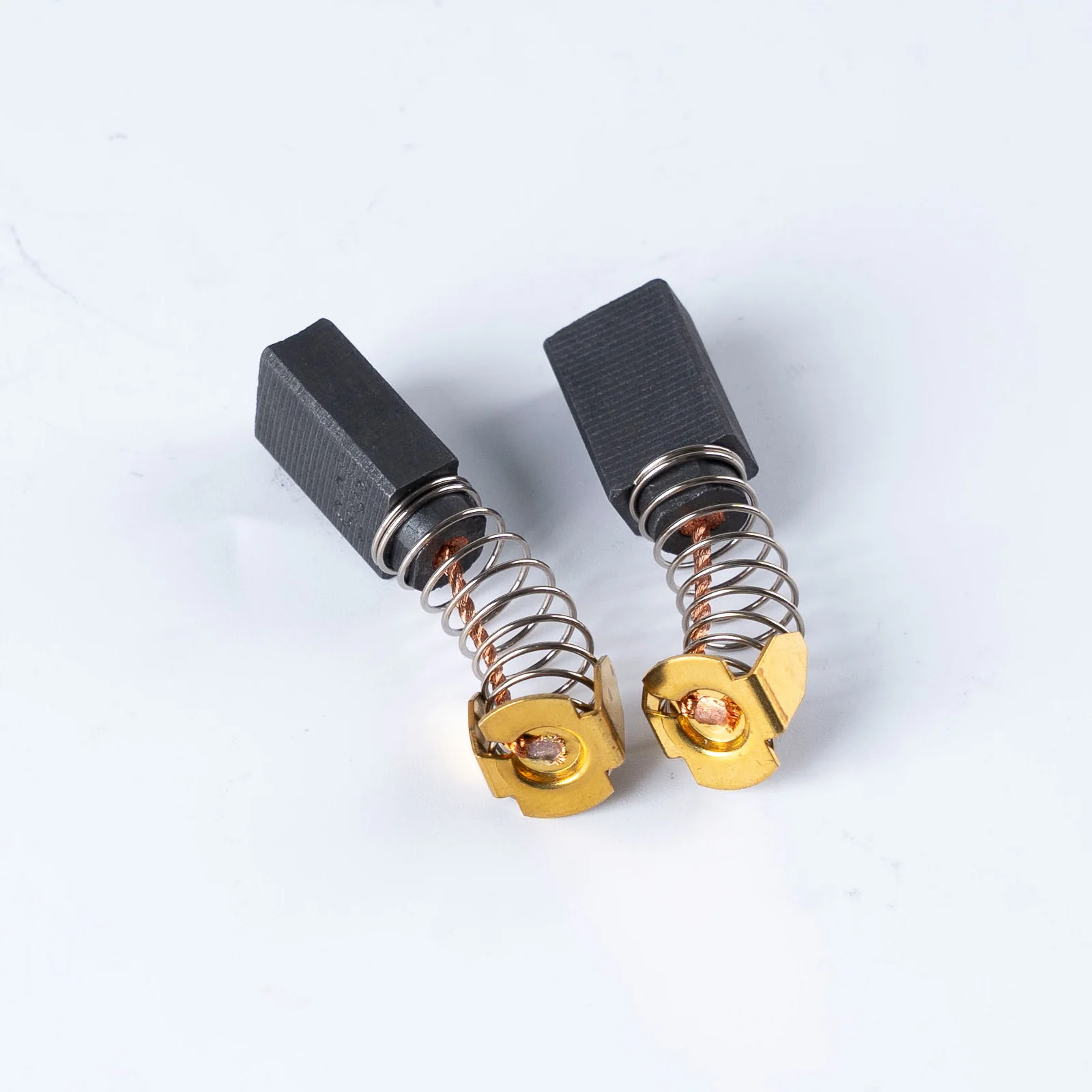 Оригинальные карбоновые щетки Makita CB105 запасные части для электроинструментов