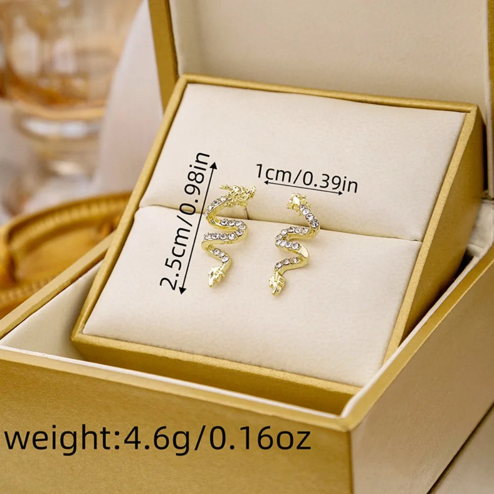 Серьги-гвоздики в китайском стиле с драконом ювелирные аксессуары эффектные