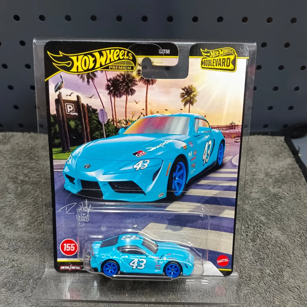 Фото Модель автомобиля Hot Wheels GJT68 Boulevard Premium Series: Toyota GR Supra, Darsun King Cab, Toyota Alphard, Jeepster Commando, Koenigsegg №3