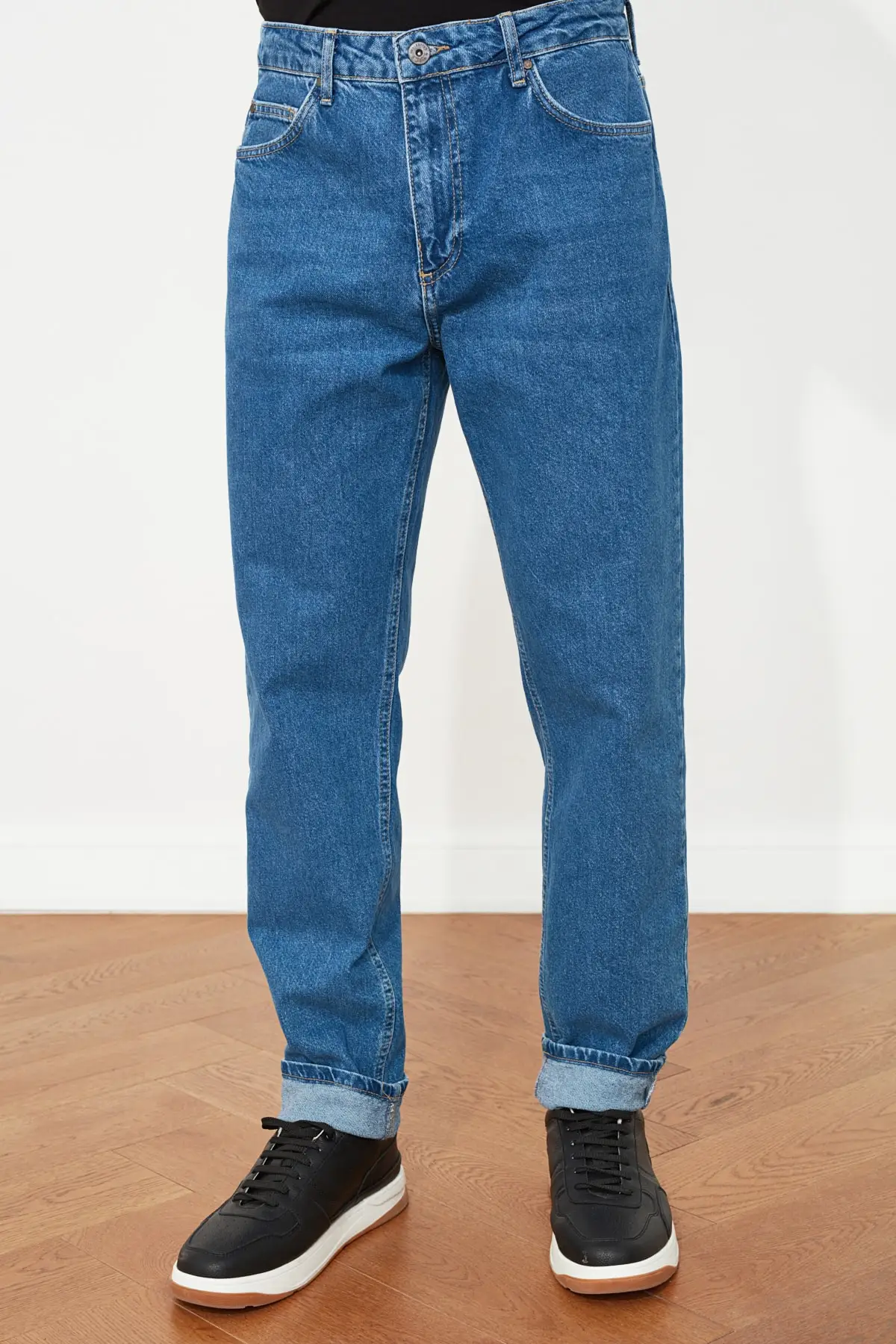 

Trendyol Men 'S Essential Fit Jeans TMNSS21JE0672