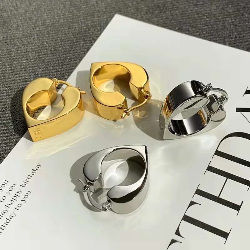 

Euro-American Love Metal Earrings Alphabet Jewelry For Woman Trend