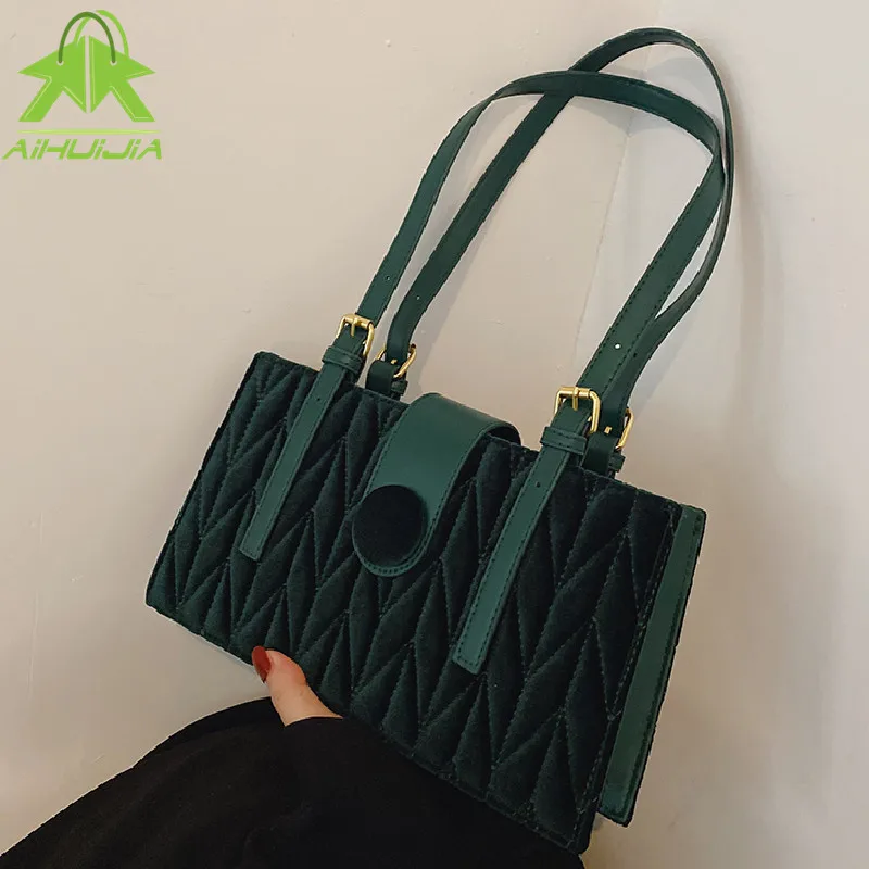 

Модные Швейные сумки для женщин, новинка 2022, Высококачественная Золотая бархатная сумка на плечо, роскошная дизайнерская универсальная сум...