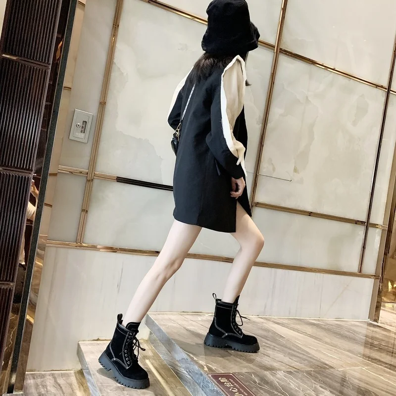 

Красивые женские ботинки из коровьей замши кожаные мотоциклетные ботинки на шнуровке женские ботильоны на среднем каблуке Осенняя женская обувь Botas De Mujer