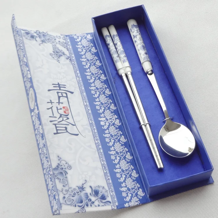 

Керамическая ложка из нержавеющей стали, набор палочек для еды, керамический подарок из двух предметов, свадебная посуда, синяя керамическа...