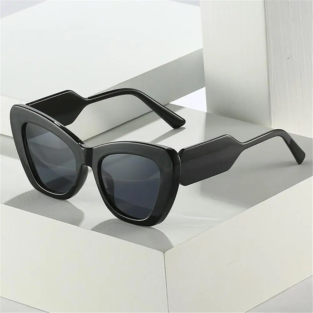 

Fashion Eyewear UV400 Shades Sun Glasses Sunglasses for Women Oversized Cat Eye