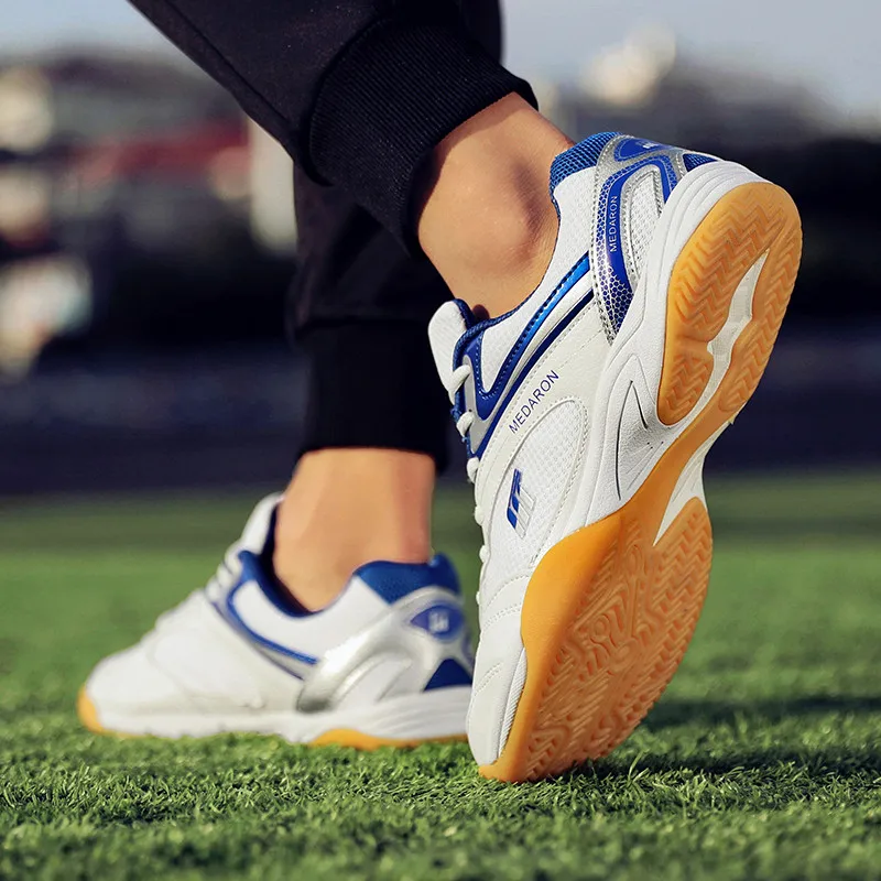Men Lightweight Sport Badminton Shoes Women Outdoor Non-slip Table Tennis Shoes Professional Training Athletics Sneakers