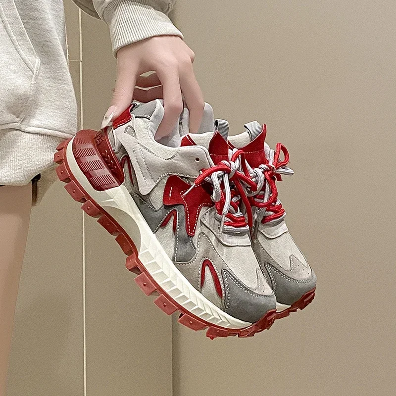 2024 новые простые кроссовки на высоком каблуке повседневная модная обувь для